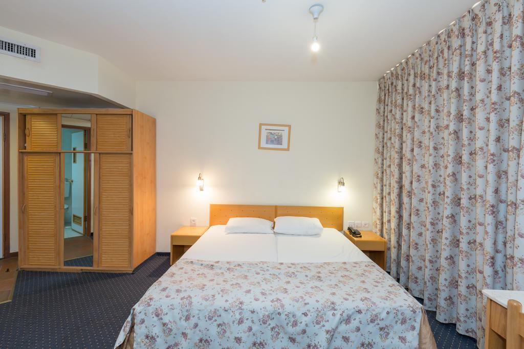 Hotel & Museum Dona Gracia Тверия Экстерьер фото