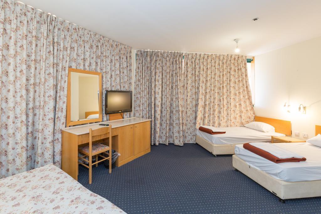 Hotel & Museum Dona Gracia Тверия Экстерьер фото